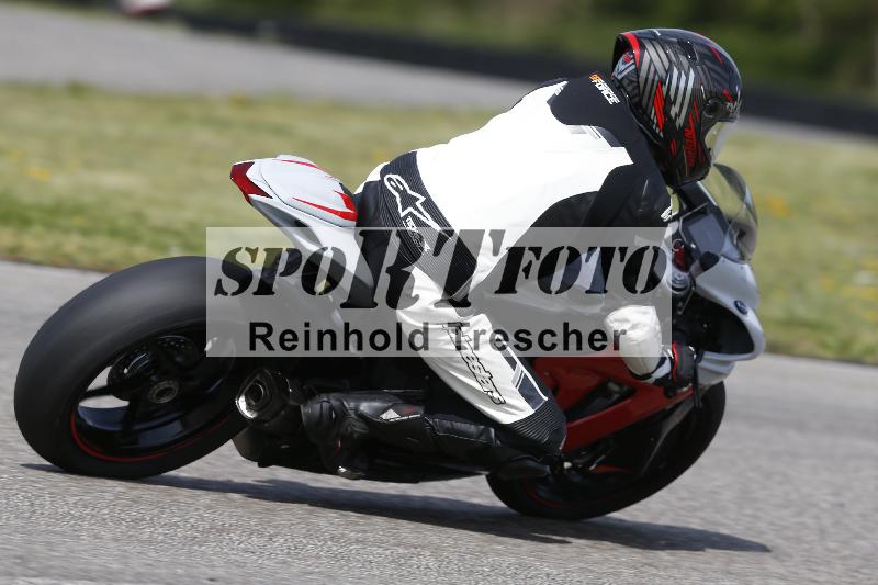 /Archiv-2025/07 19.04.2025 Speer Racing ADR/Gruppe gelb/backside